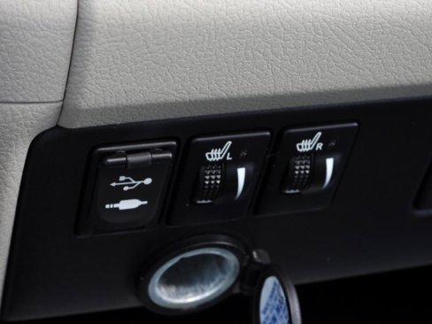 Used 2015 Toyota Sienna XLE image 59