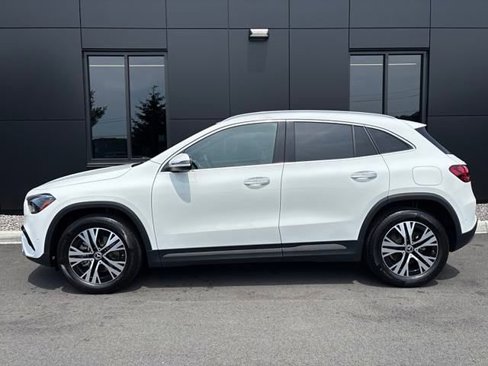 Used 2025 Mercedes-Benz GLA 250 4MATIC image 2