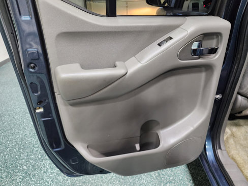 Used 2014 Nissan Frontier SV image 20