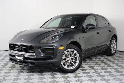 Certified 2025 Porsche Macan image 1