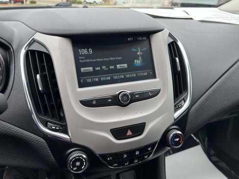 Used 2018 Chevrolet Cruze LS image 22