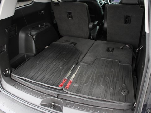 Used 2021 GMC Acadia SLT w/ Premium Package image 8