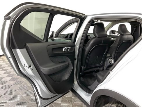 New 2025 Volvo XC40 B5 Core w/ Climate Package image 44