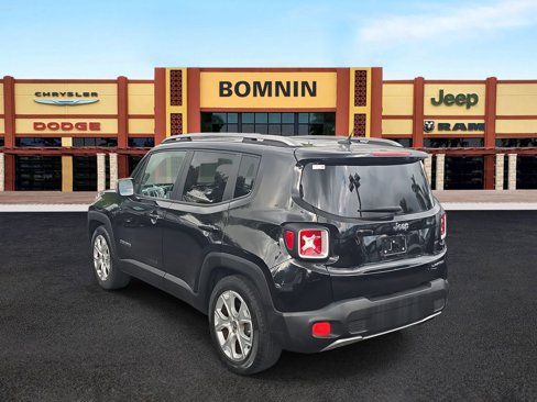 Used 2017 Jeep Renegade Limited image 4