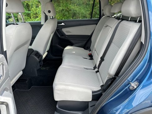 Used 2020 Volkswagen Tiguan S image 9