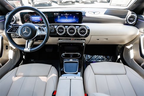Used 2025 Mercedes-Benz CLA 250 4MATIC image 10