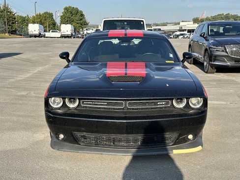 Used 2022 Dodge Challenger GT image 2