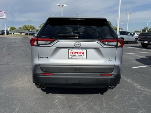 Used 2023 Toyota RAV4 LE image 7