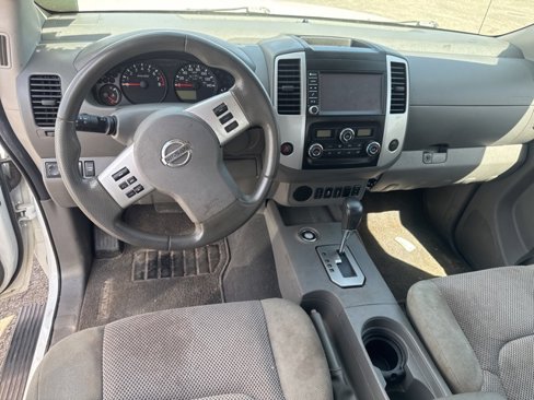 Used 2020 Nissan Frontier SV image 14