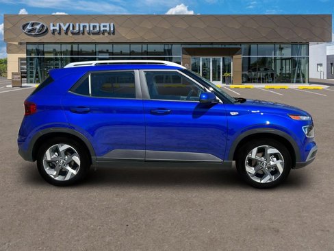 New 2024 Hyundai Venue SEL image 9