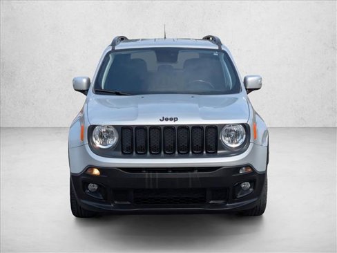 Used 2018 Jeep Renegade Altitude image 2
