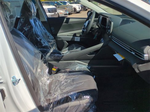 New 2025 Hyundai Elantra SE image 25