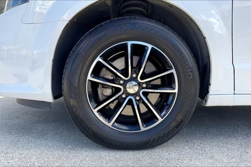 Used 2018 Dodge Grand Caravan SE image 8
