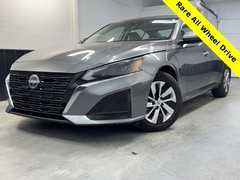 Used 2023 Nissan Altima 2.5 S image 3