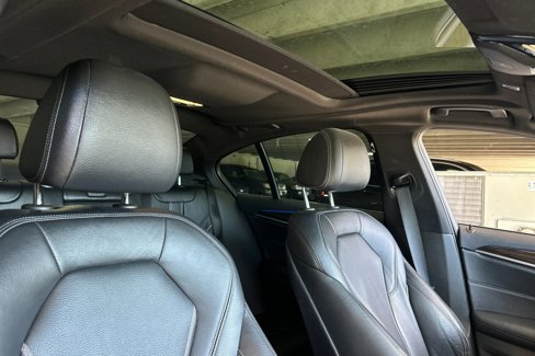Used 2019 BMW 530i w/ Premium Package image 26