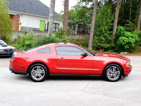 Used 2011 Ford Mustang Premium image 18