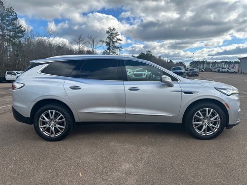 Used 2022 Buick Enclave Premium image 3