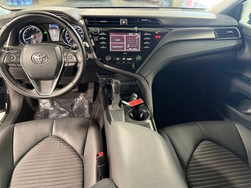 Used 2020 Toyota Camry SE w/ Convenience Package image 2
