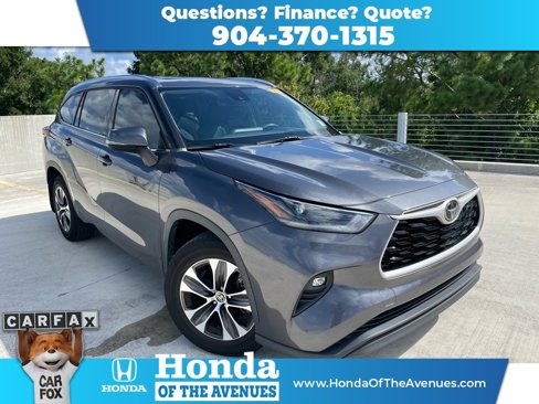 Used 2021 Toyota Highlander XLE image 1