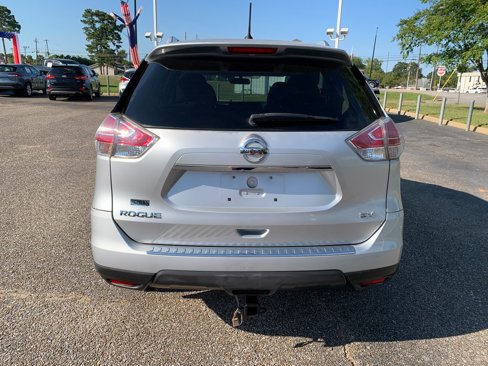 Used 2016 Nissan Rogue SV image 6