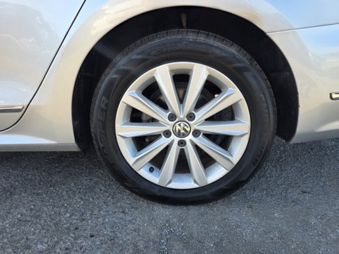 Used 2013 Volkswagen Passat 2.5 SEL Premium image 23