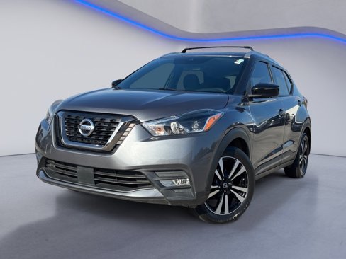 Used 2020 Nissan Kicks SR image 2