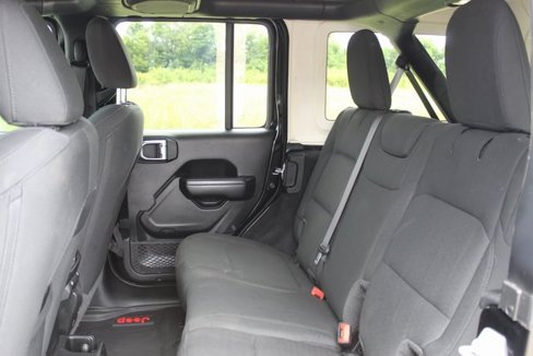 Used 2021 Jeep Wrangler Unlimited Sport image 26