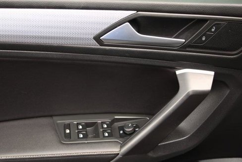 Used 2024 Volkswagen Tiguan S image 12