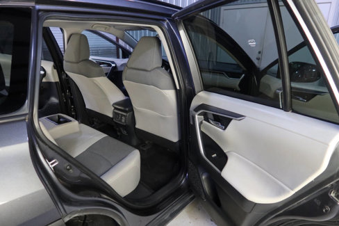 Used 2021 Toyota RAV4 XLE image 14