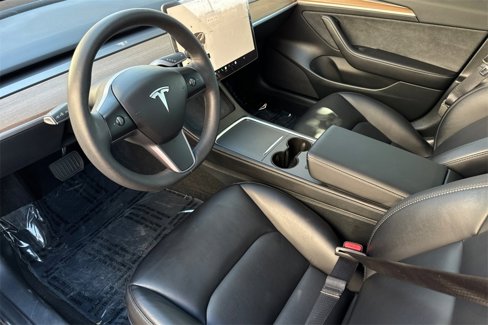 Used 2023 Tesla Model 3 Standard Range image 9