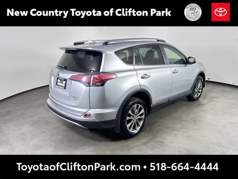 Used 2018 Toyota RAV4 Limited image 3