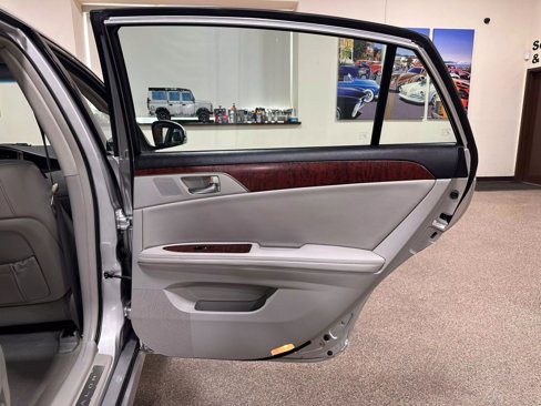 Used 2012 Toyota Avalon Limited image 17