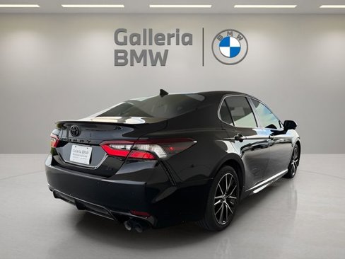 Used 2022 Toyota Camry SE image 6