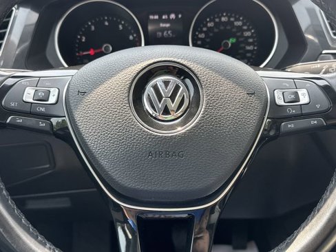 Used 2018 Volkswagen Tiguan SEL w/ 3rd Row Seat Package image 17