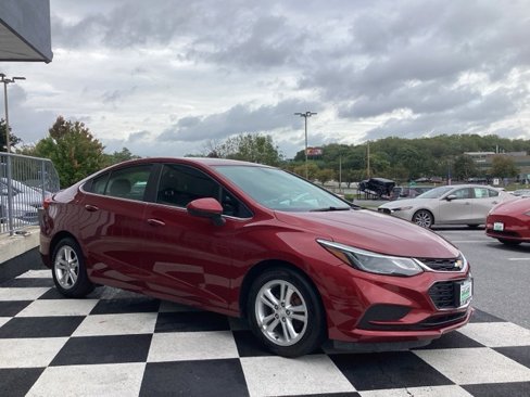 Used 2017 Chevrolet Cruze LT w/ Convenience Package image 3