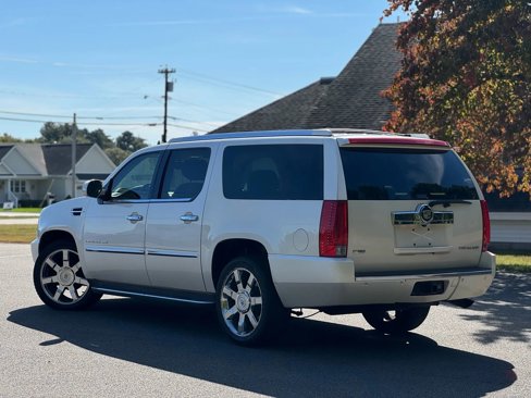 Used 2012 Cadillac Escalade ESV Luxury image 6
