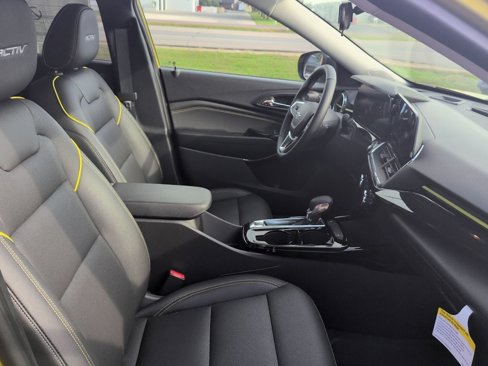 New 2025 Chevrolet Trax ACTIV w/ Driver Confidence Package image 27