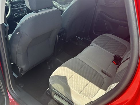 Used 2022 Ford Escape SE w/ SE Sport Appearance Package image 10