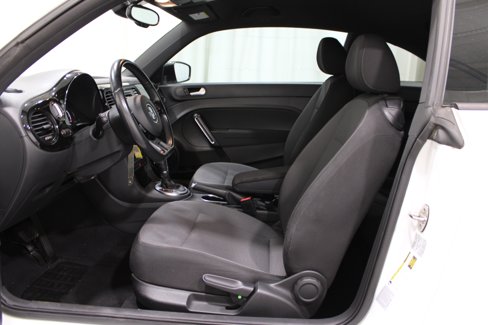 Used 2016 Volkswagen Beetle 1.8T S image 3