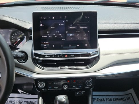 Used 2023 Jeep Compass Limited image 22