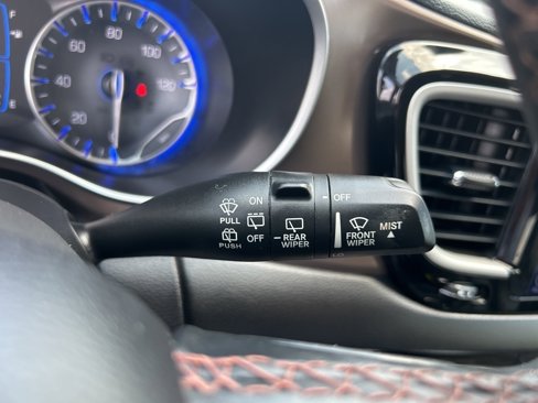 Used 2017 Chrysler Pacifica Touring-L image 25