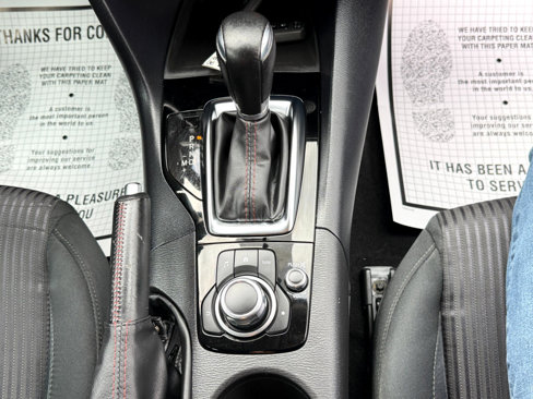 Used 2015 MAZDA MAZDA3 i Touring image 47
