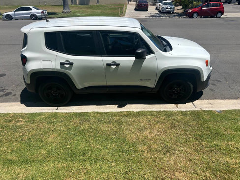 Used 2017 Jeep Renegade Sport image 10