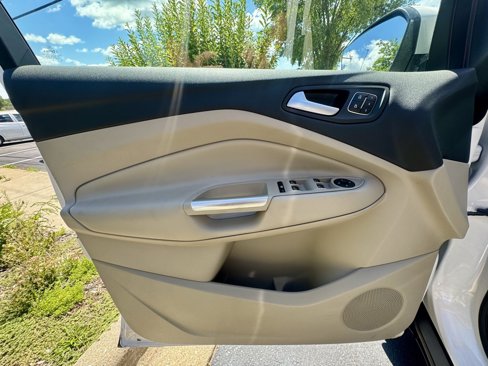 Used 2018 Ford Escape Titanium w/ Ford Safe & Smart Package image 23