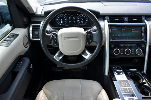 Used 2019 Land Rover Discovery HSE image 12