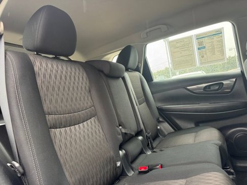 Used 2019 Nissan Rogue S image 21