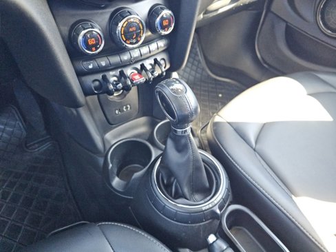 Used 2016 MINI Cooper 4-Door Hardtop image 30