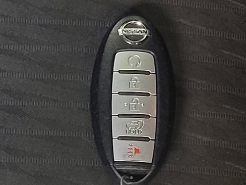 Used 2018 Nissan Rogue SV image 32