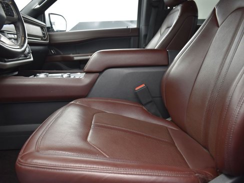 Used 2023 Ford Expedition Limited image 13