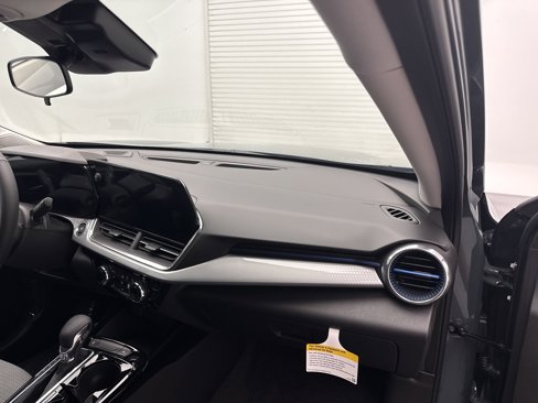 New 2025 Chevrolet Trax LT w/ LT Convenience Package image 16